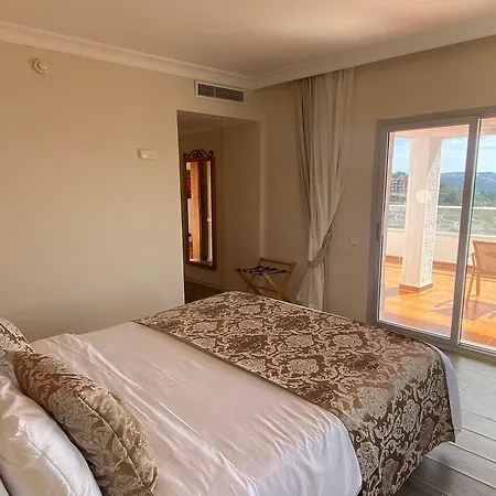 מלון Roseira Gulluk