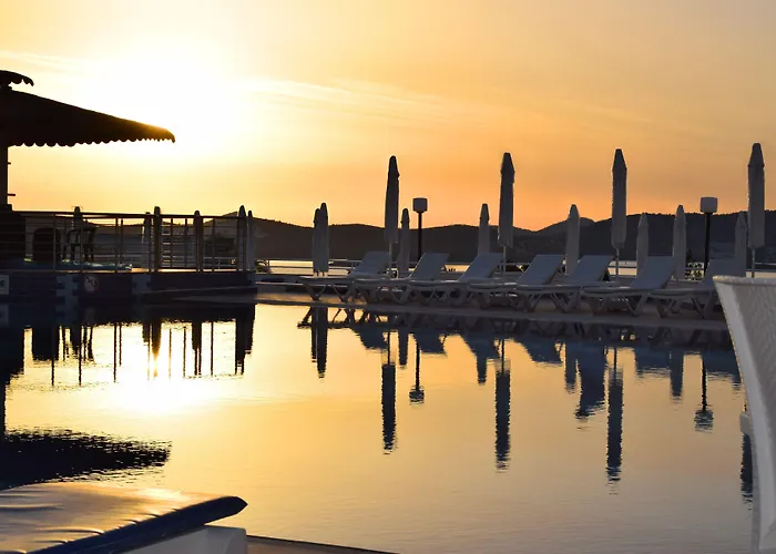 Szálloda Roseira Gulluk